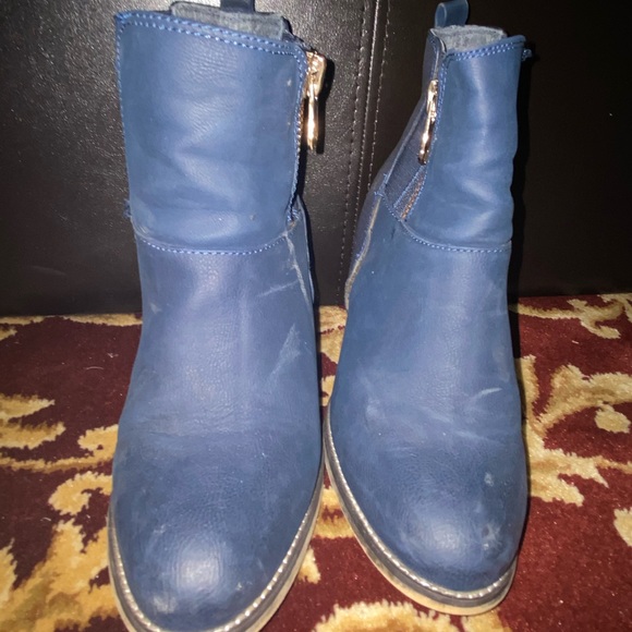 Also bye heeled booties - Picture 2 of 3